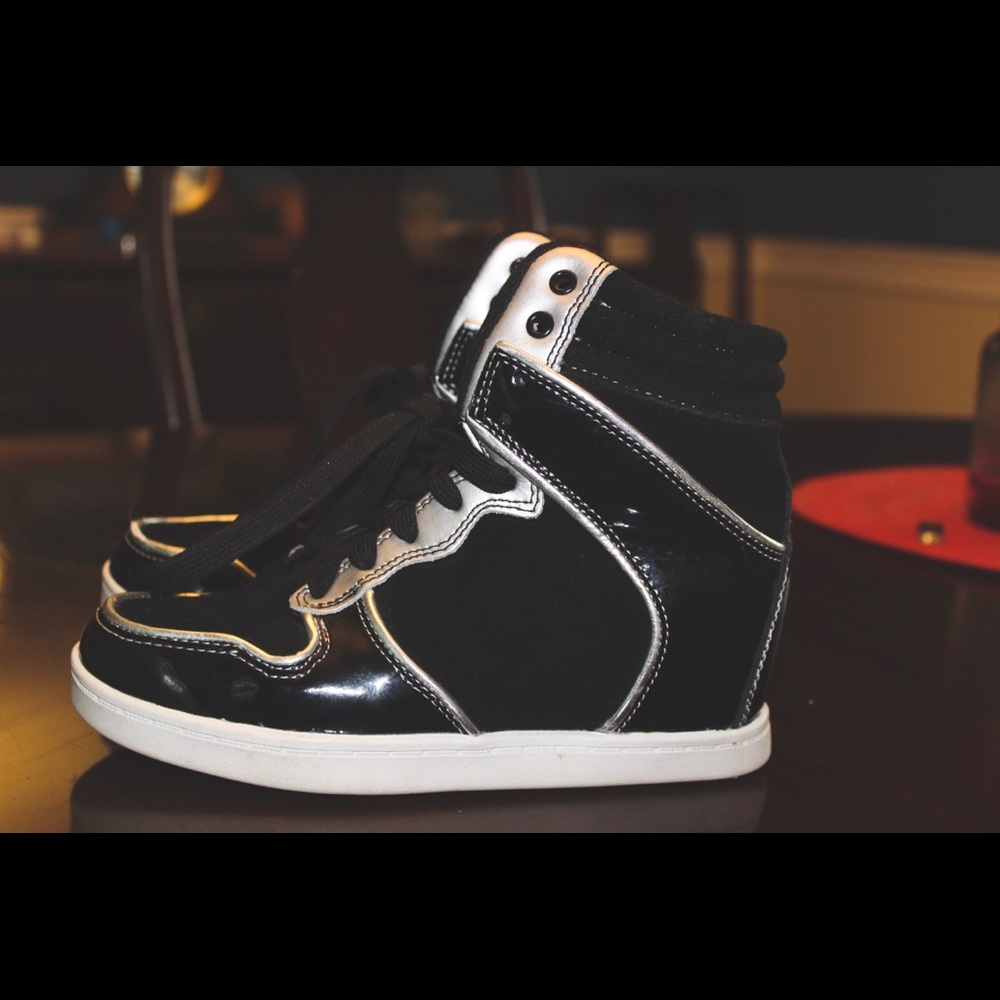 Women’s Hightop Sneakers